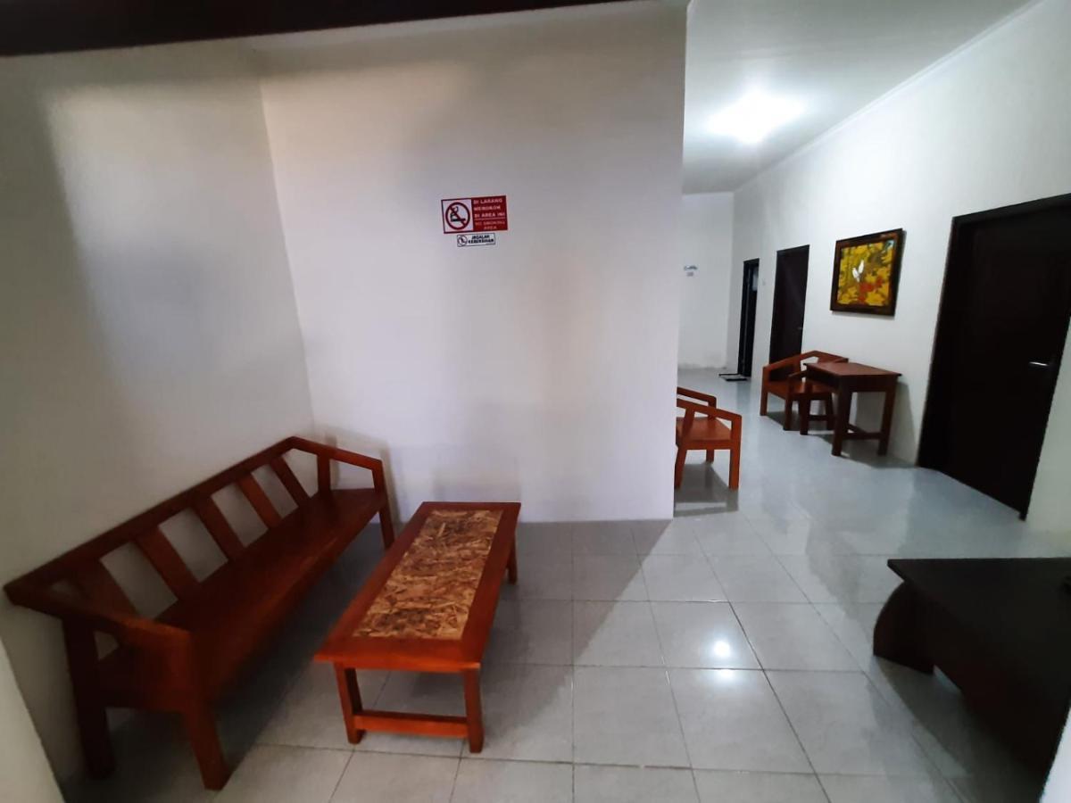 999 Khs Homestay Gilimanuk Exteriör bild