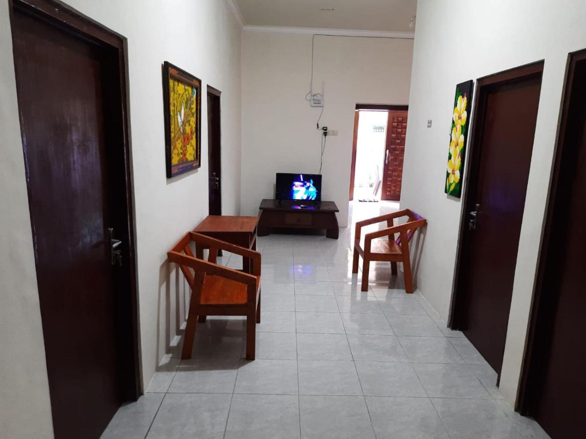 999 Khs Homestay Gilimanuk Exteriör bild